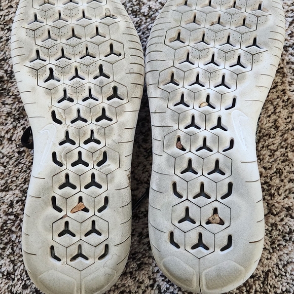 Nike Fly Knits - Picture 4 of 5